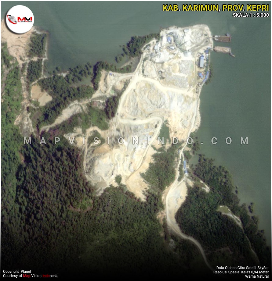 Data Olahan Citra Satelit SkySat Warna Natural Area Tambang Terbuka di Kabupaten Karimun, Provinsi Kepulauan Riau Data Olahan Citra Satelit SkySat Warna Natural Area Tambang Terbuka di Kabupaten Karimun, Provinsi Kepulauan Riau